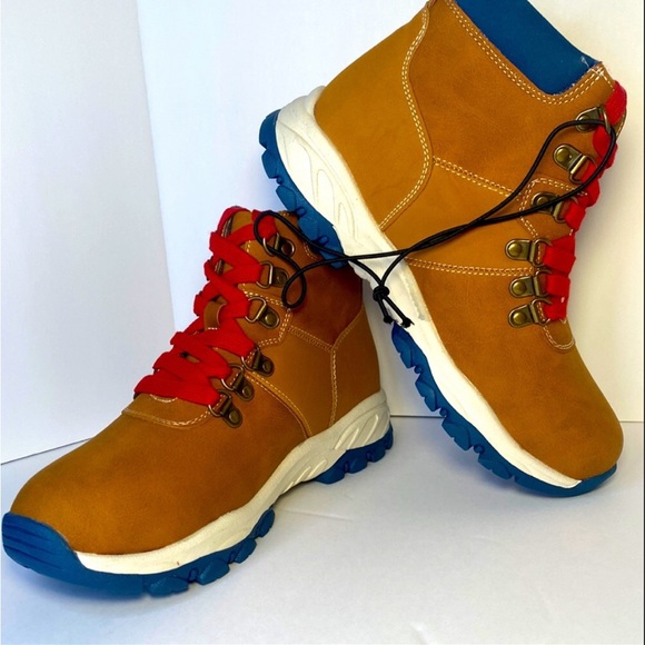 NIB - Thereabouts big boys hiking boots. - Picture 5 of 6